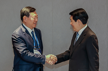 신동빈 롯데 회장, 각국 정상∙글로벌 CEO와 협력 방안 논의