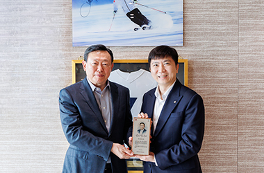 신동빈 롯데 회장, 대한체육회 감사패 수상